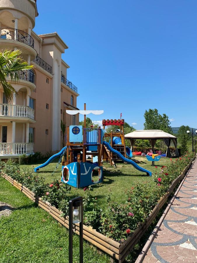 Hacienda Beach Complex- Nicoleta Apartment โซโซโปล ภายนอก รูปภาพ
